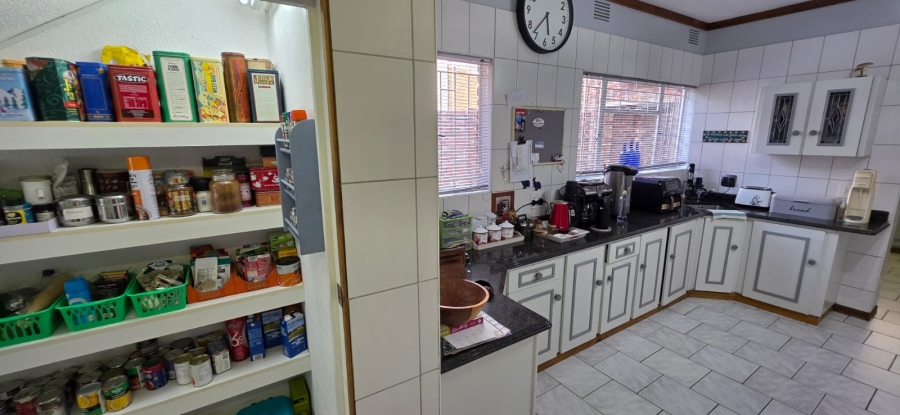 5 Bedroom Property for Sale in Wilkoppies North West